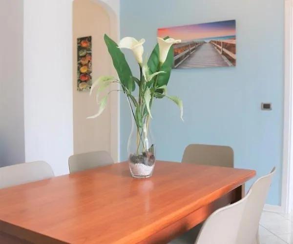 Beachfront Luminous Flat In Apartamento Bibione