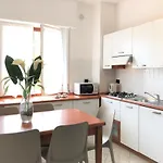 Beachfront Luminous Flat In Appartement
