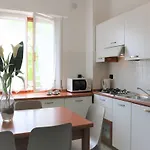 Apartman Beachfront Luminous Flat In *