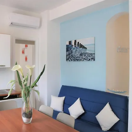 Apartment Beachfront Luminous Flat In Bibione