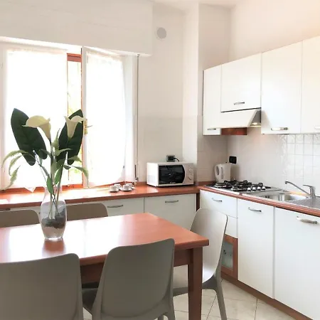 Beachfront Luminous Flat In Apartment