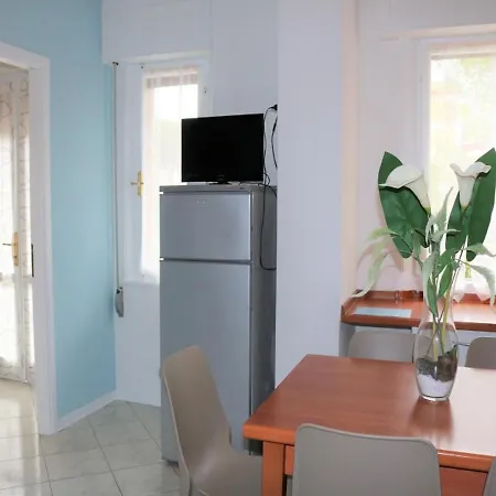 Beachfront Luminous Flat In Apartment Bibione