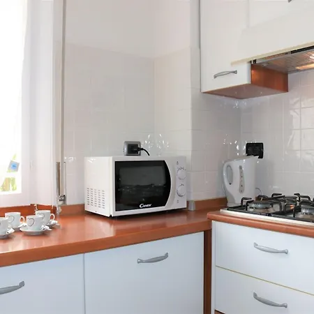 Beachfront Luminous Flat In