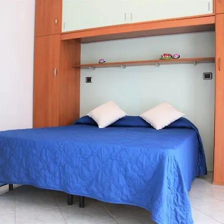 Beachfront Luminous Flat In Apartment Bibione