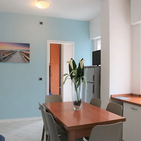 Beachfront Luminous Flat In